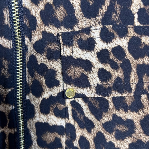 MICHAEL Michael Kors Leopard Print Zip Up Blouse - Picture 5 of 6